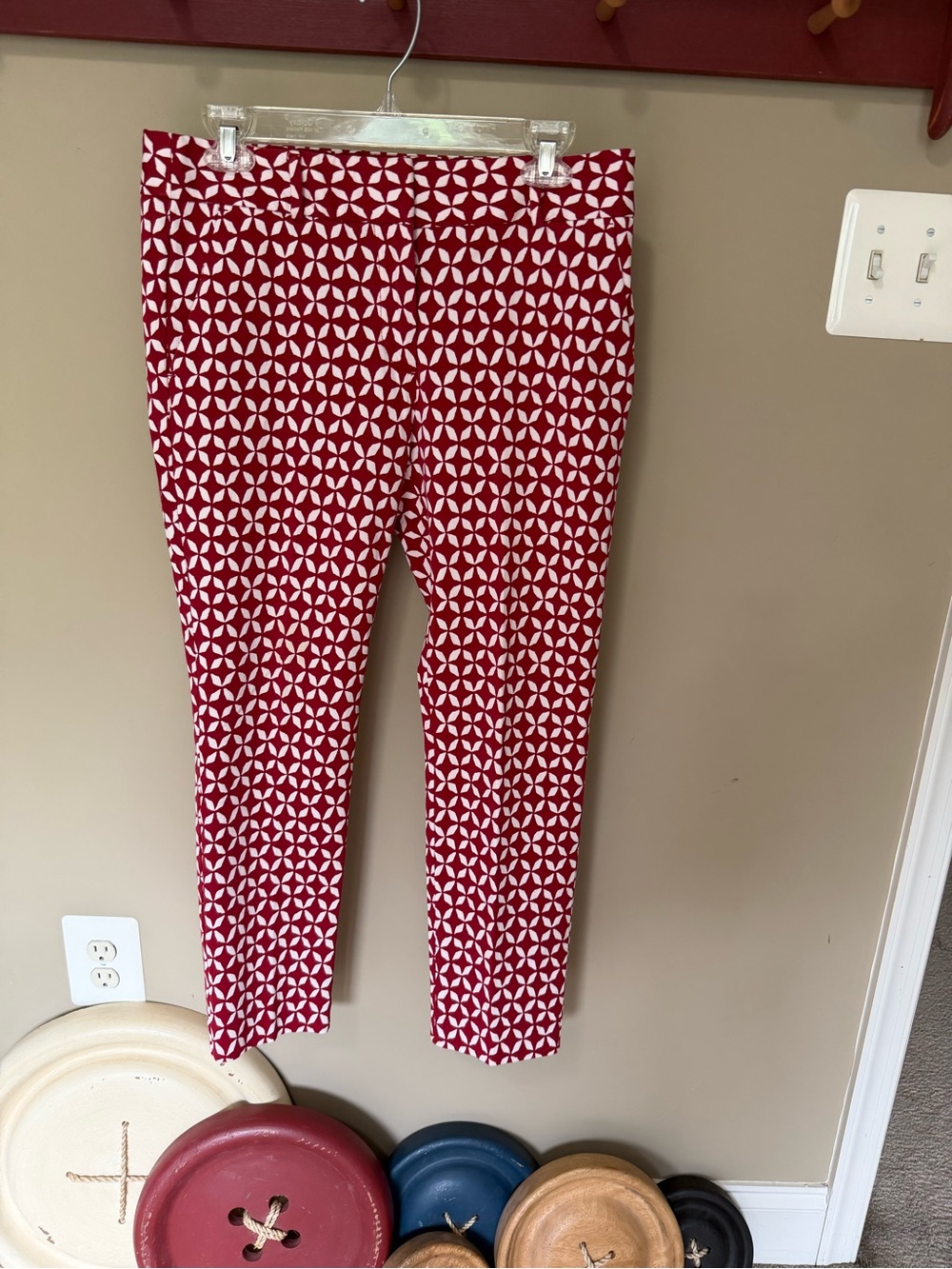 LOFT Mariza Skinny size 8P.